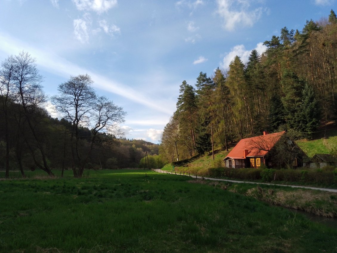 Nous entrons dans le Parc National d'Ojców.