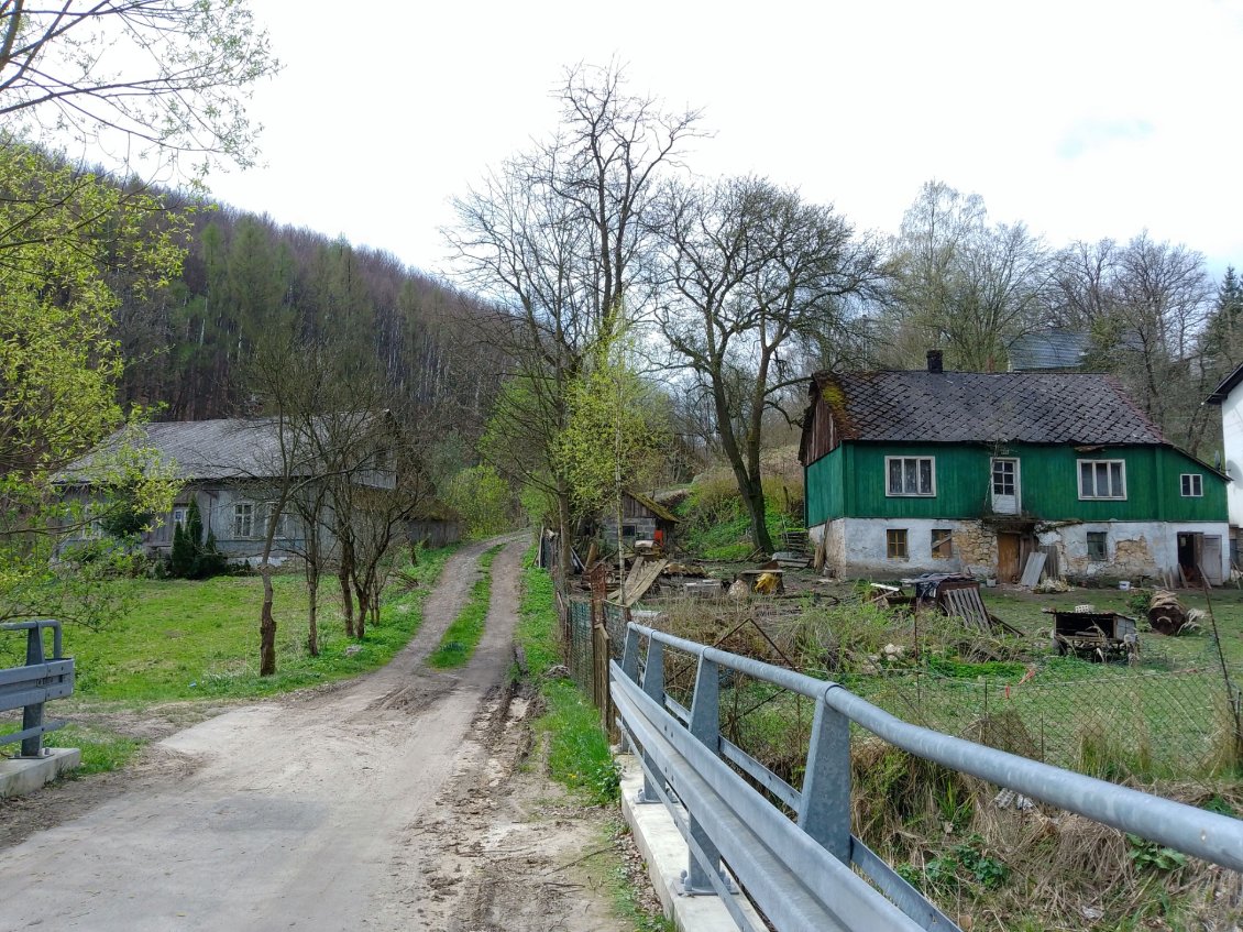 Certaines maisons sont dans un piteux état.