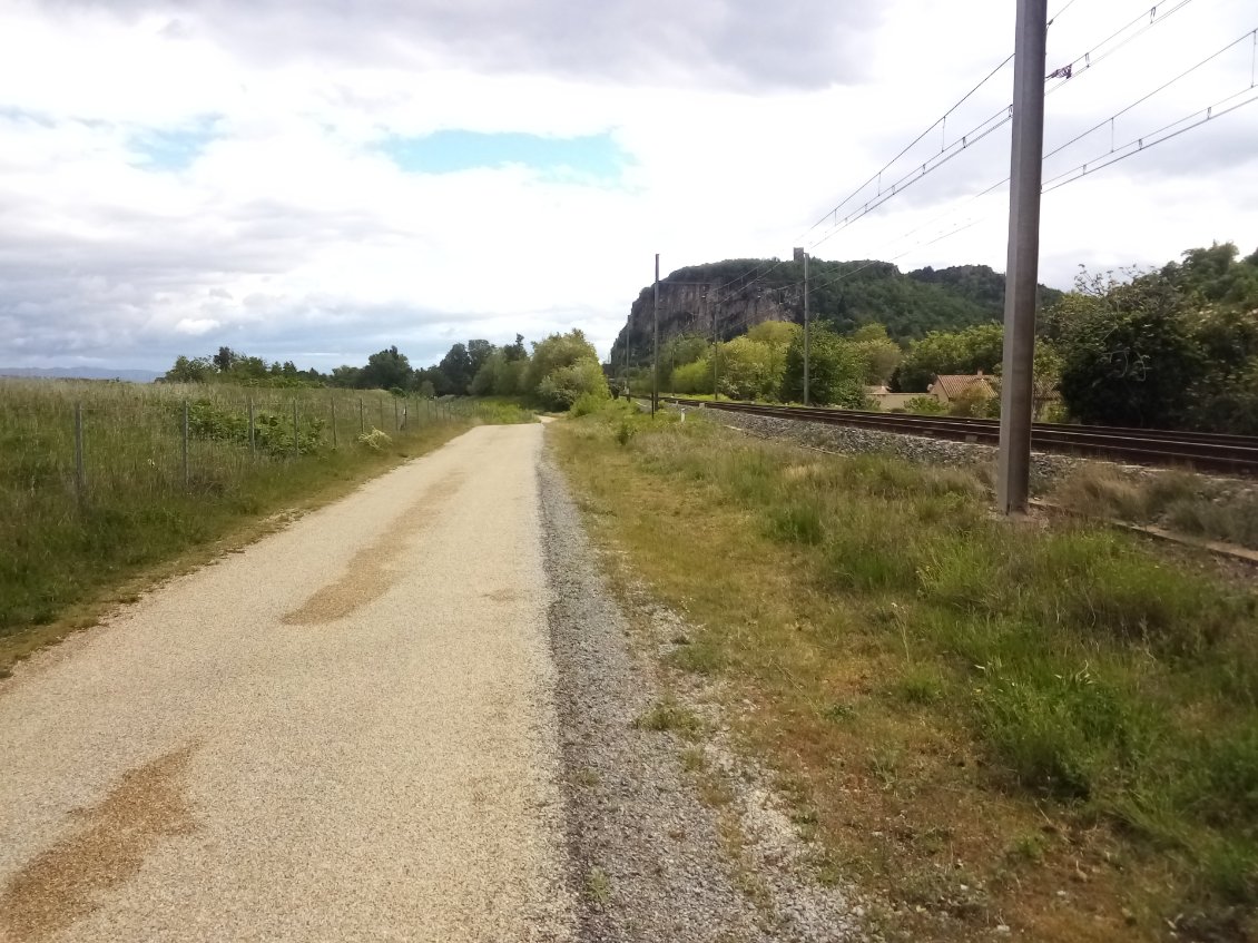 Il n'y aurait pas un train à s'arrêter pour m'aider à finir ?