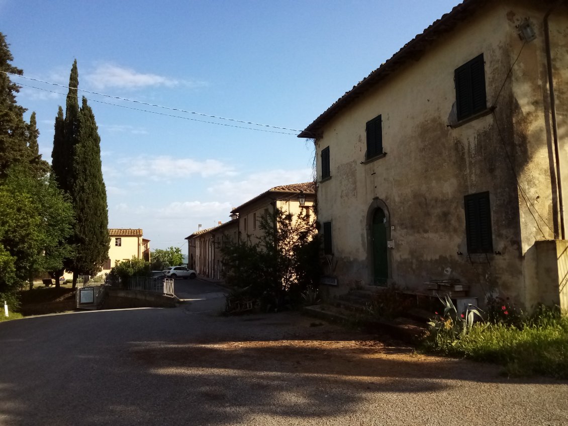 Le hameau de Cedri. La maison de Pino est dans la ruelle à droite.