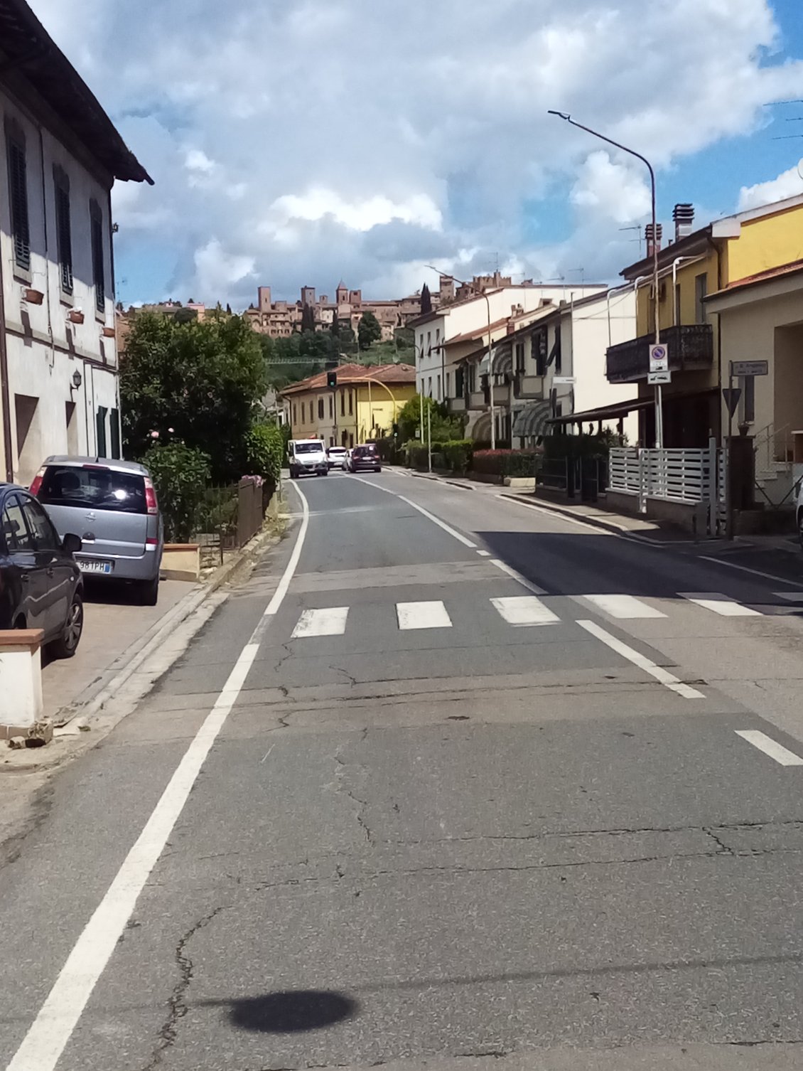 Je reste en bas. San Gimignano m'a empli de beauté pour la journée.