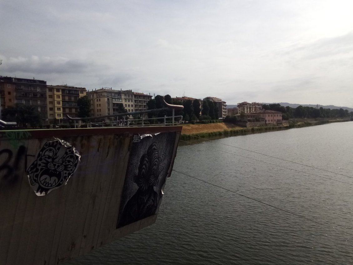 Le long de l'Arno au début du parcours, avec une piste cyclable s'il-vous-plaît.