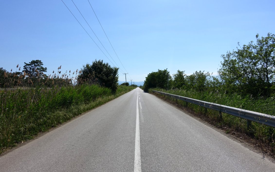 En attendant je dois marcher 75 km sur des routes plates par de fortes chaleurs.