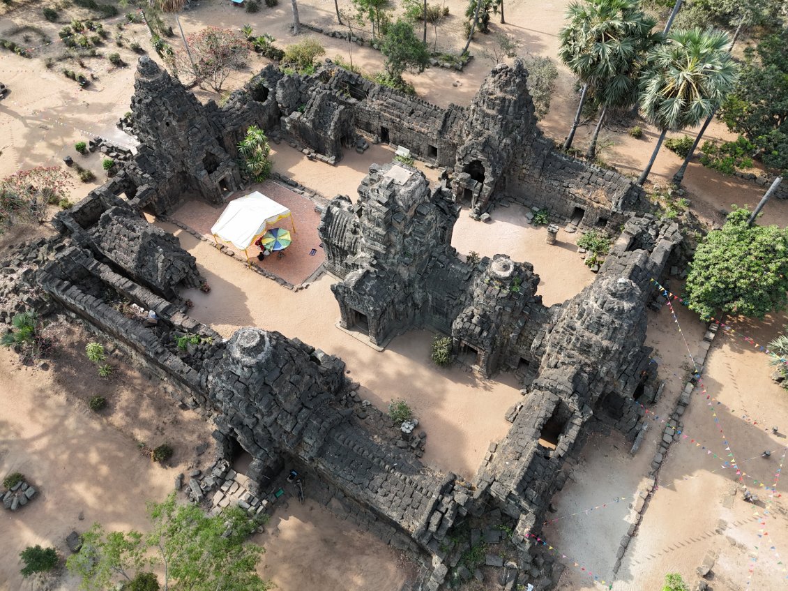 J23. Le temple de Tonle Bati du 12-13èmes siècles.