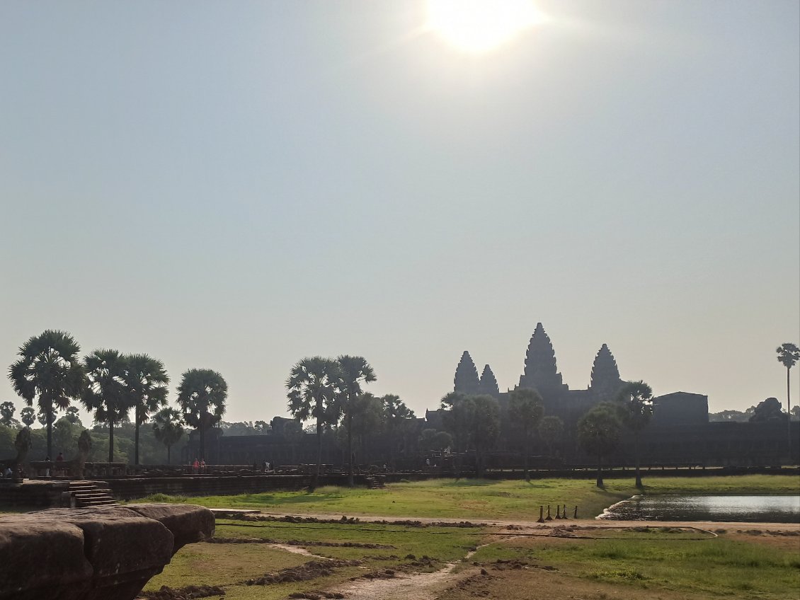 Angor Wat. C'est est le plus grand des temples et le plus grand monument religieux du monde.