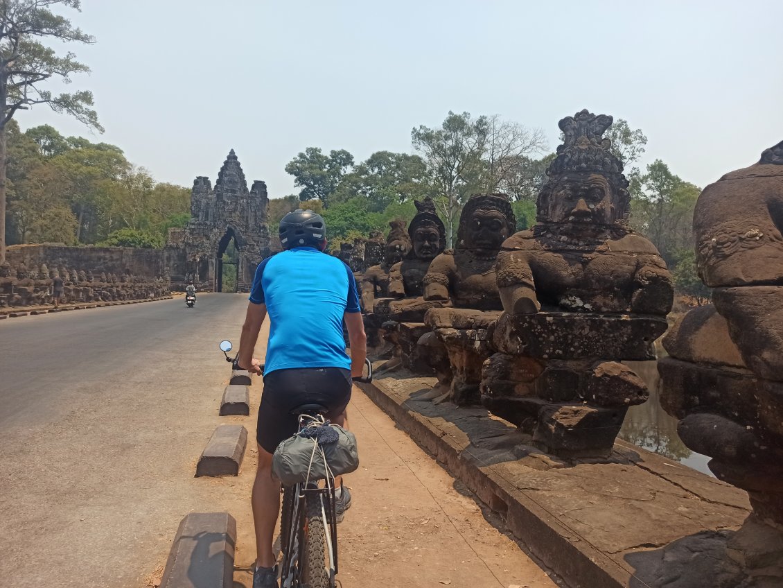 Porte sud du temple de Angkor Thom.