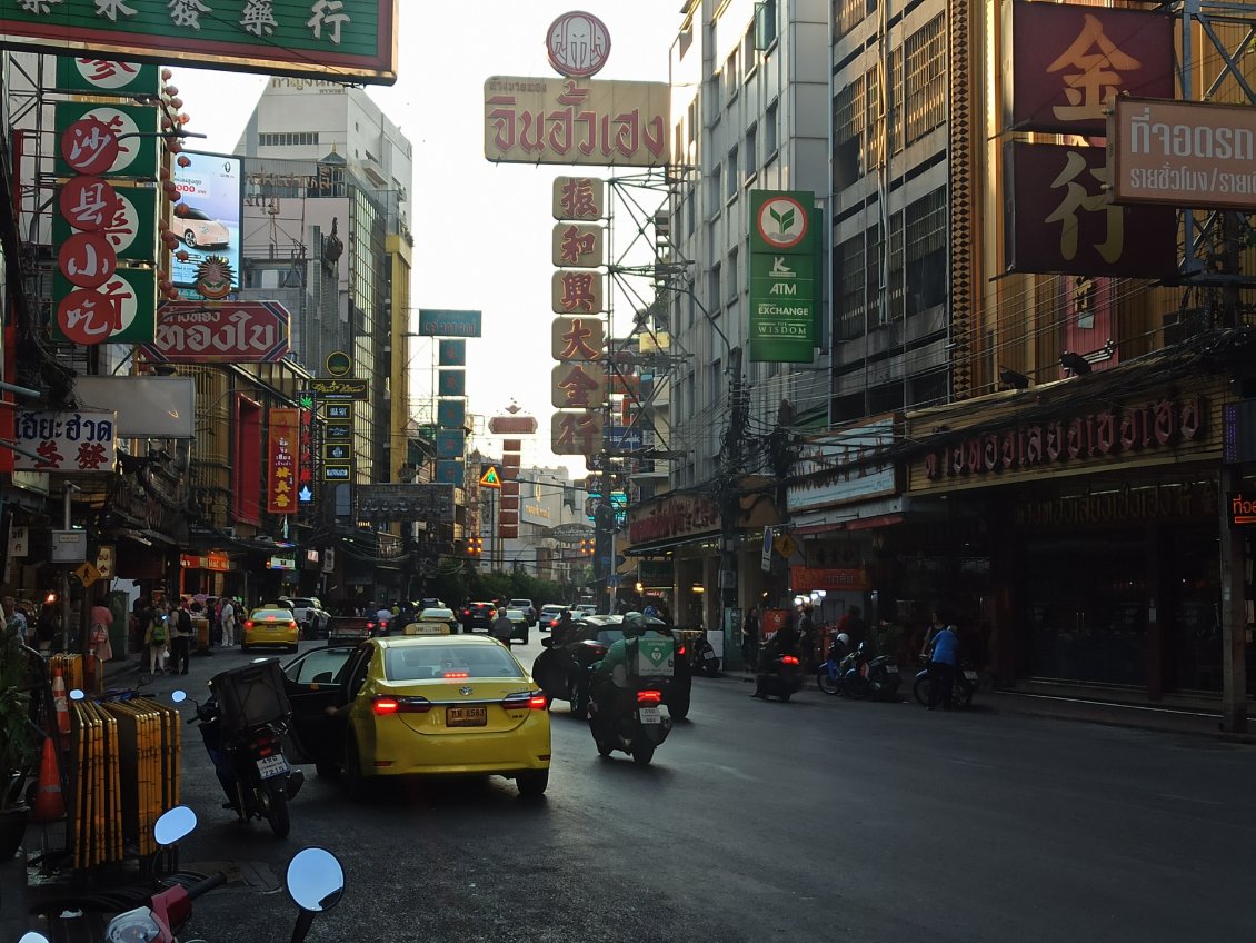 Quartier chinois de Bangkok. C'est la fin. A bientôt.