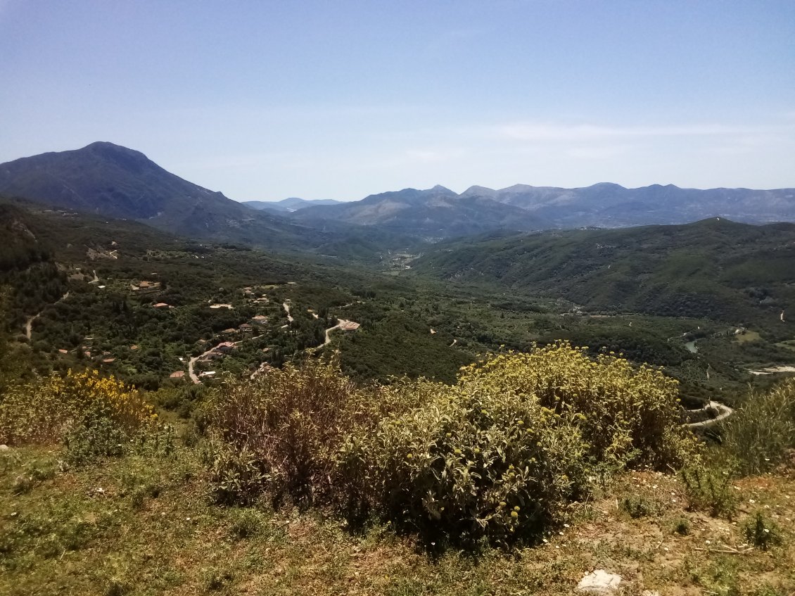 Ça y est, tout en haut ??
Ben non... Mais il ne reste plus grand chose.