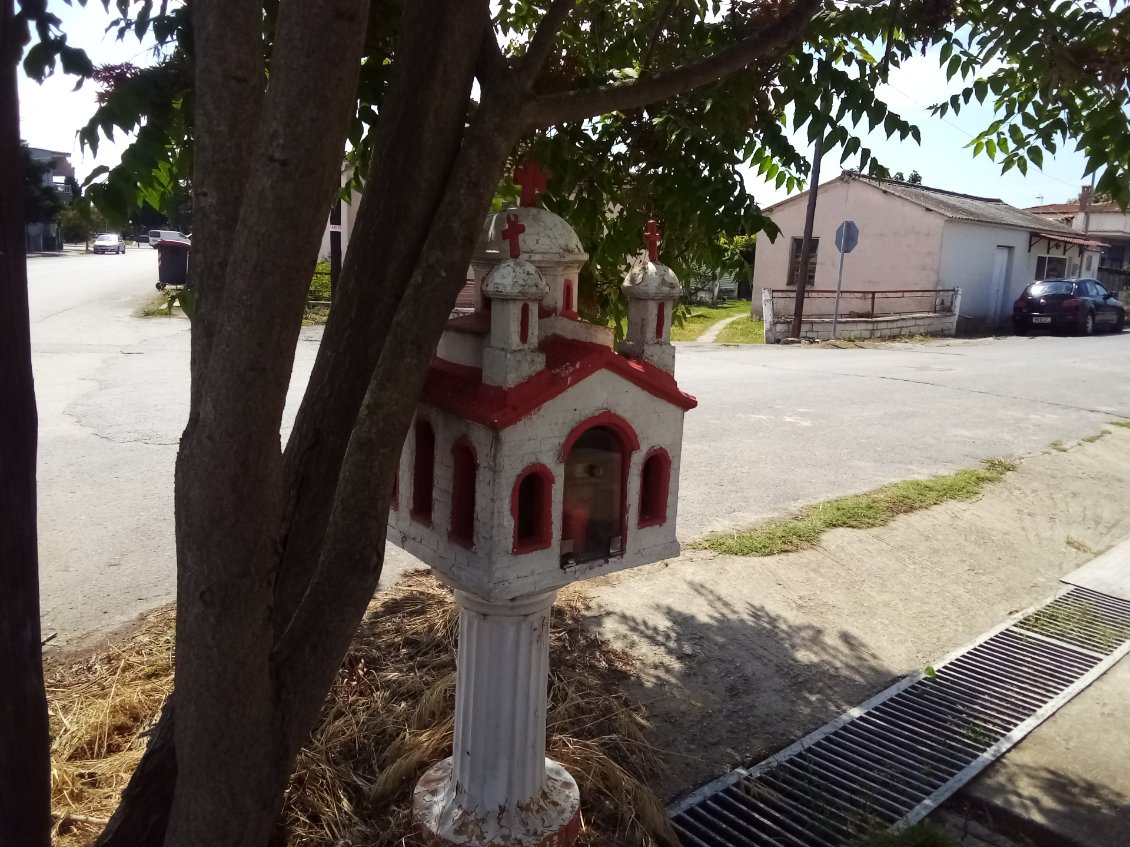 Il y en a partout je vous dis ! Même caché derrière les arbres.