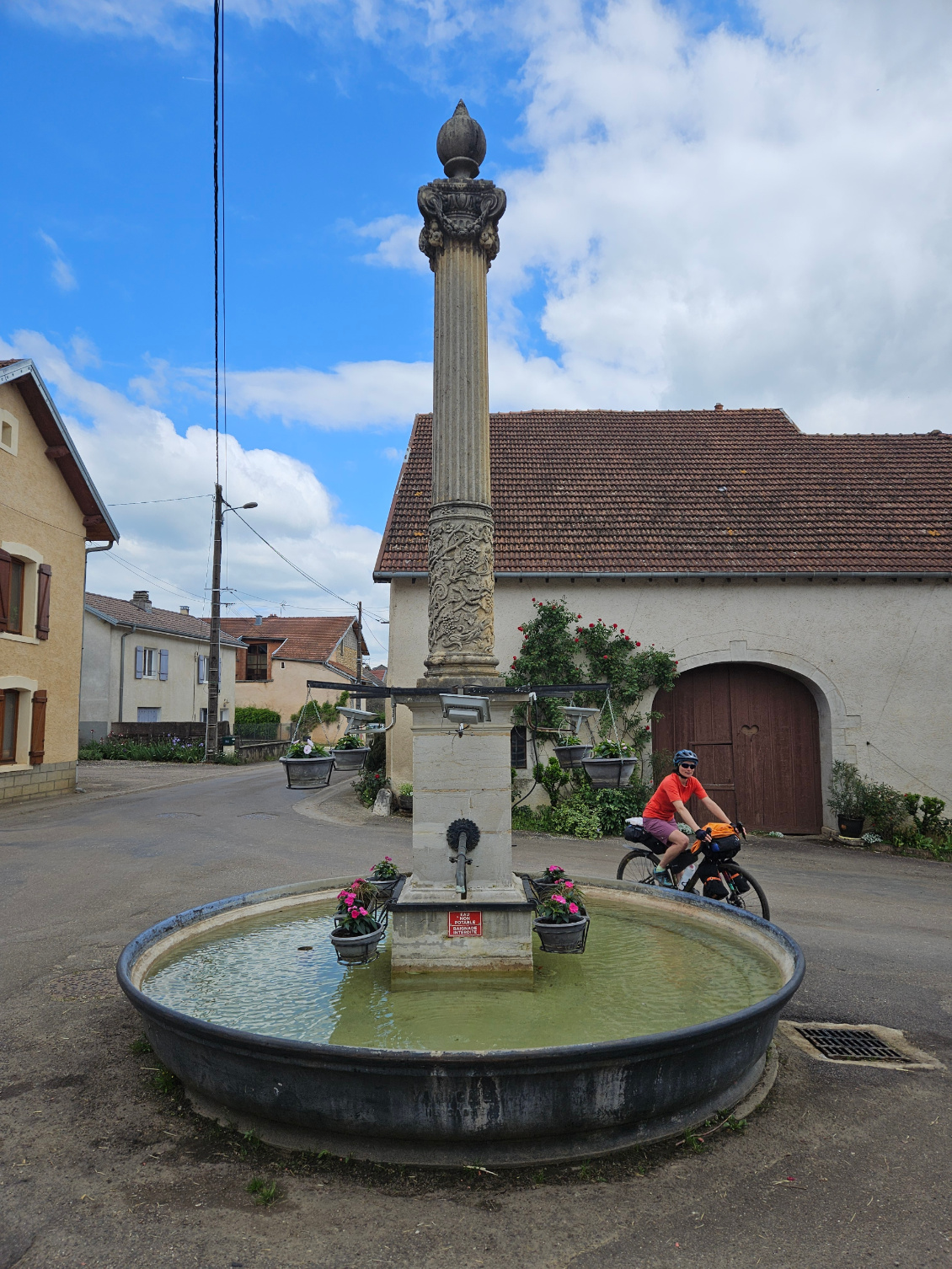 Fontaine de Colombier.