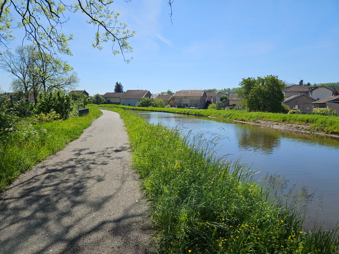 Canal des Vosges. Dessus...