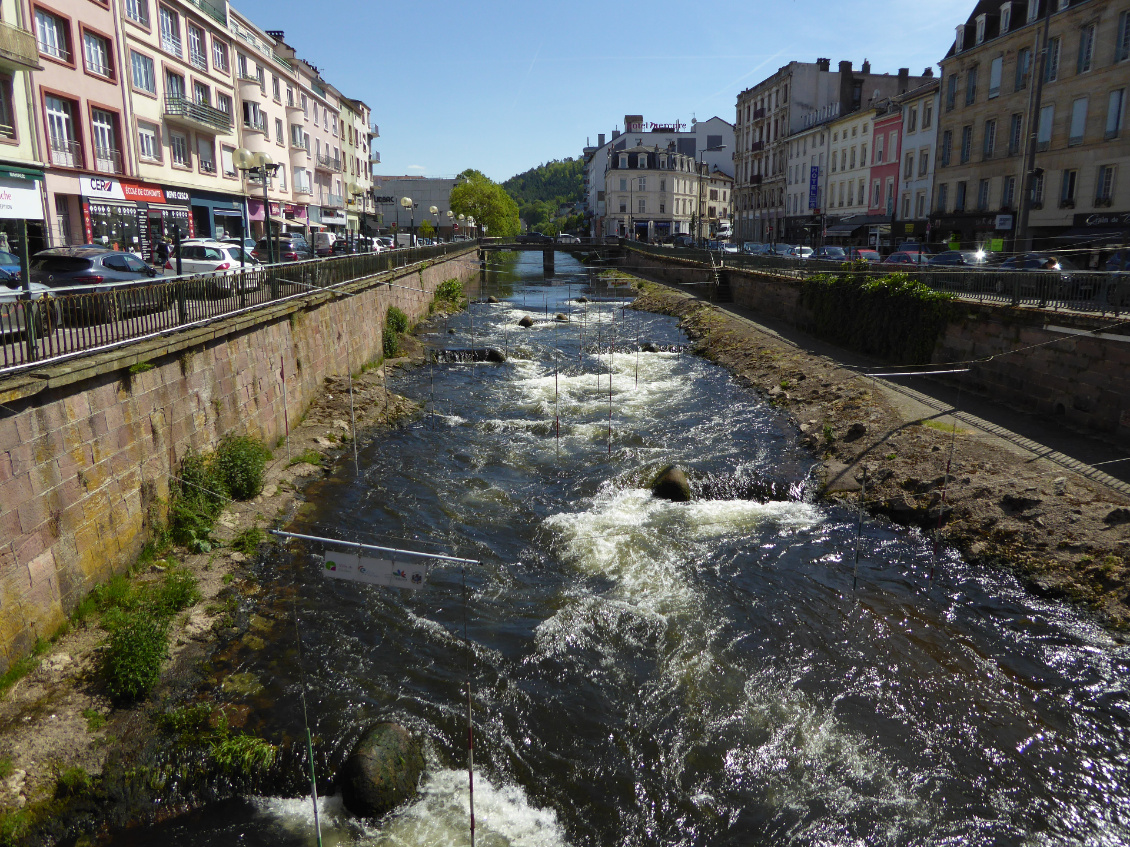 Petit rapide sur le canal de l'Est.