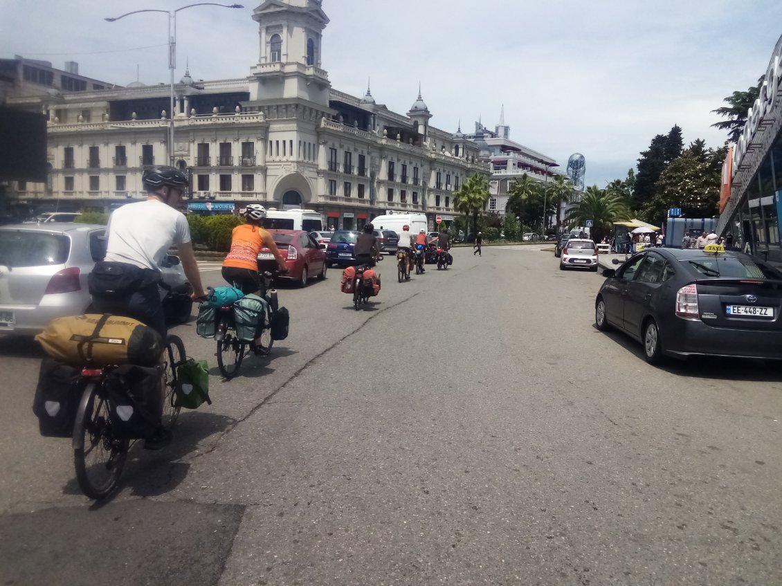 En route vers le centre pour dégoter un petit resto : repas d'adieu oblige.