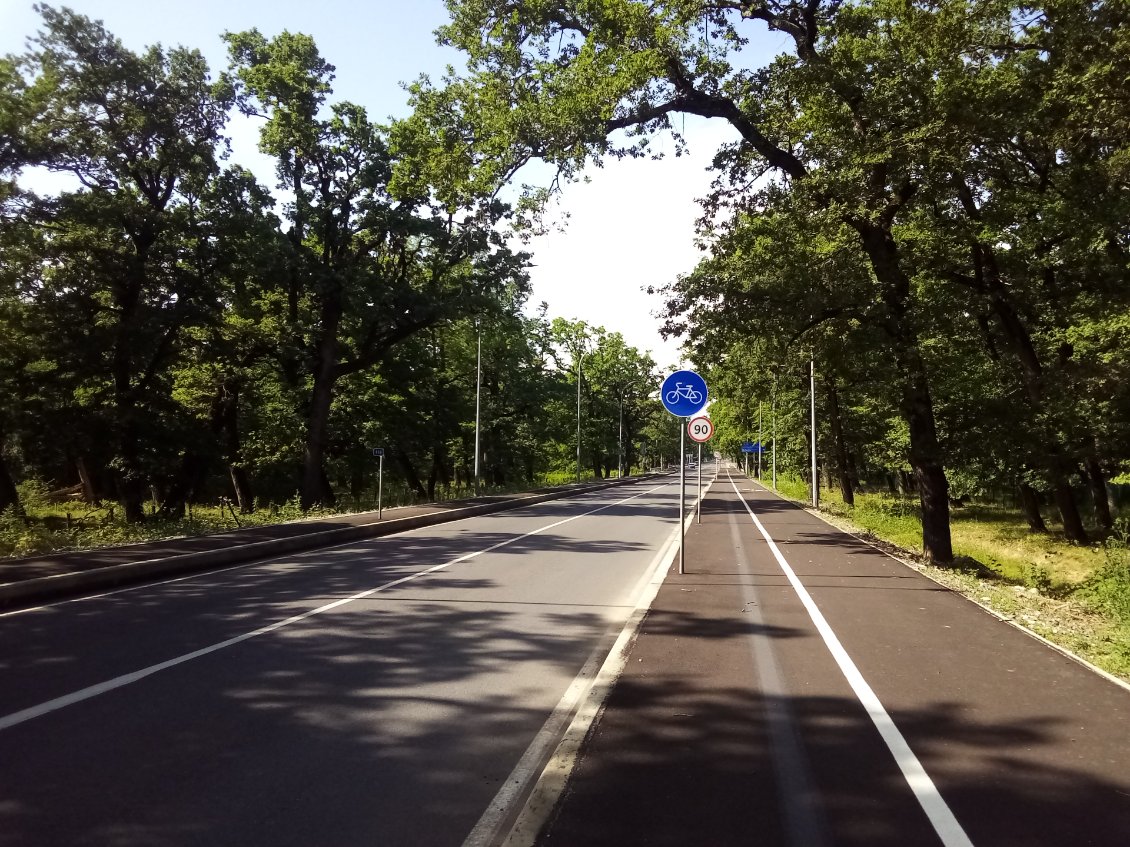 L'arrivée à Koutaïssi. Les 90 km/h, sur la fin de journée je ne les ferai pas. Le matin je ne dis pas mais là...