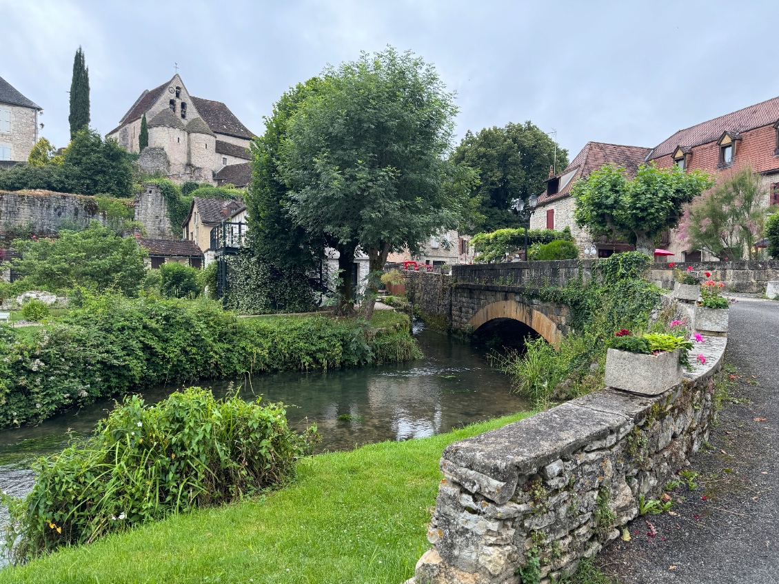 Petit village en sortant du camping