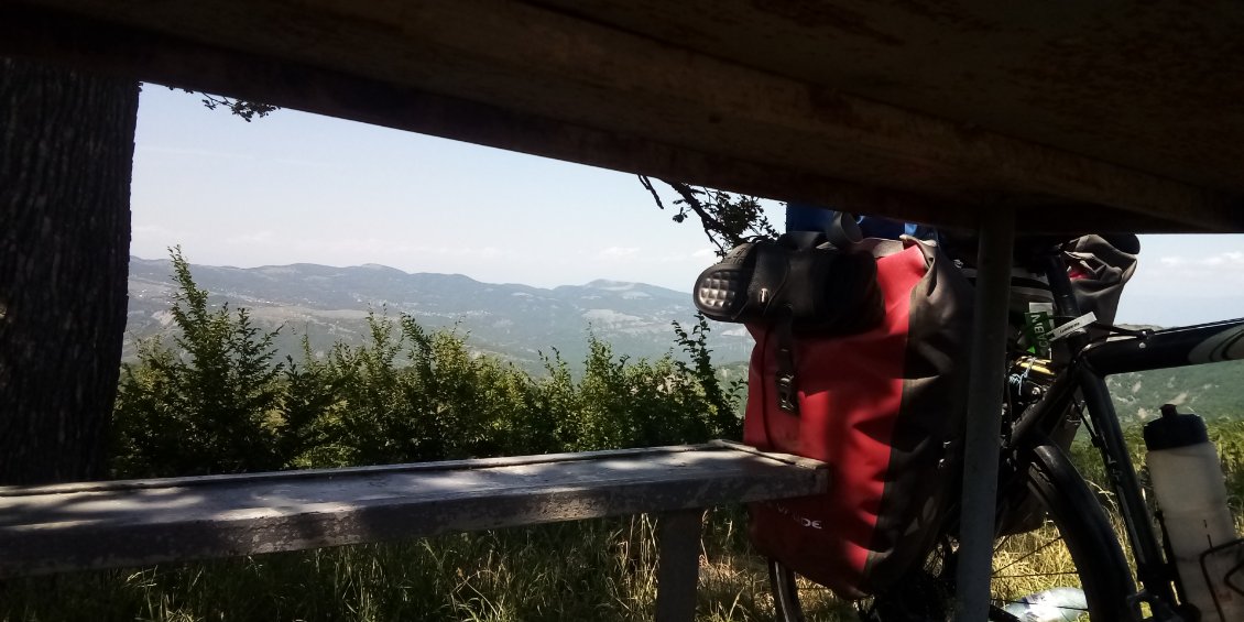 Puis la petite sieste sur le banc.