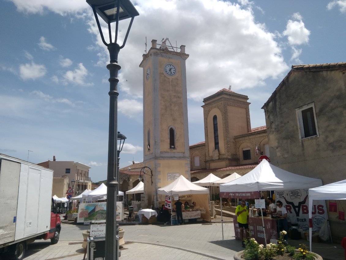 Pique nique à la fête du village de Villanovafranca