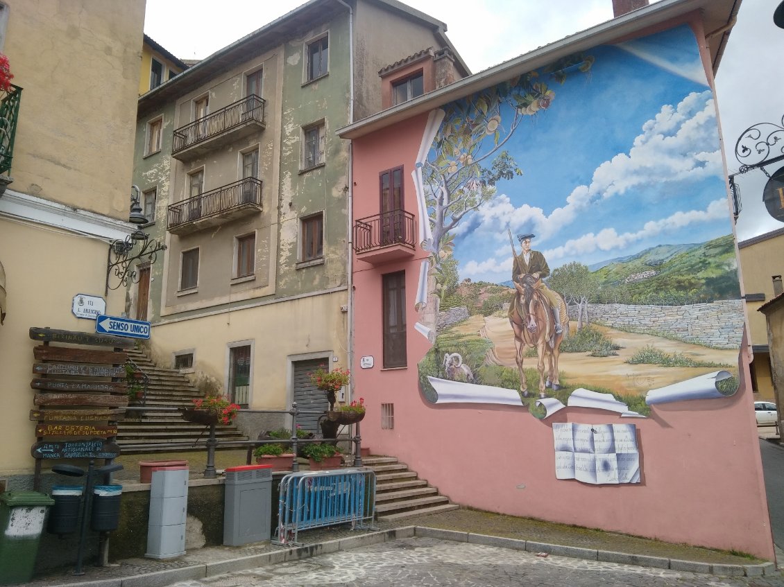 Fresque dans la jolie ville d'Aritzo