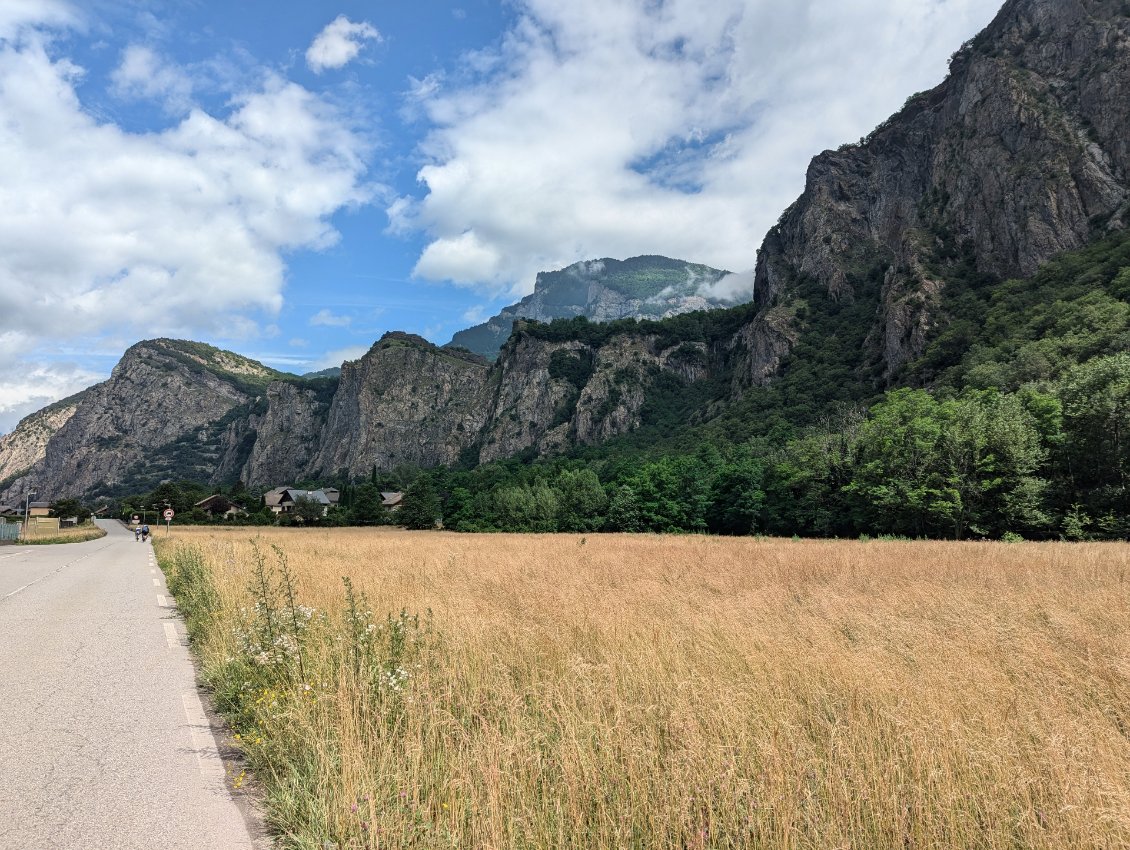 Le village de Pontamafrey, et les fameux lacets de Montvernier qu'on ne présentent plus