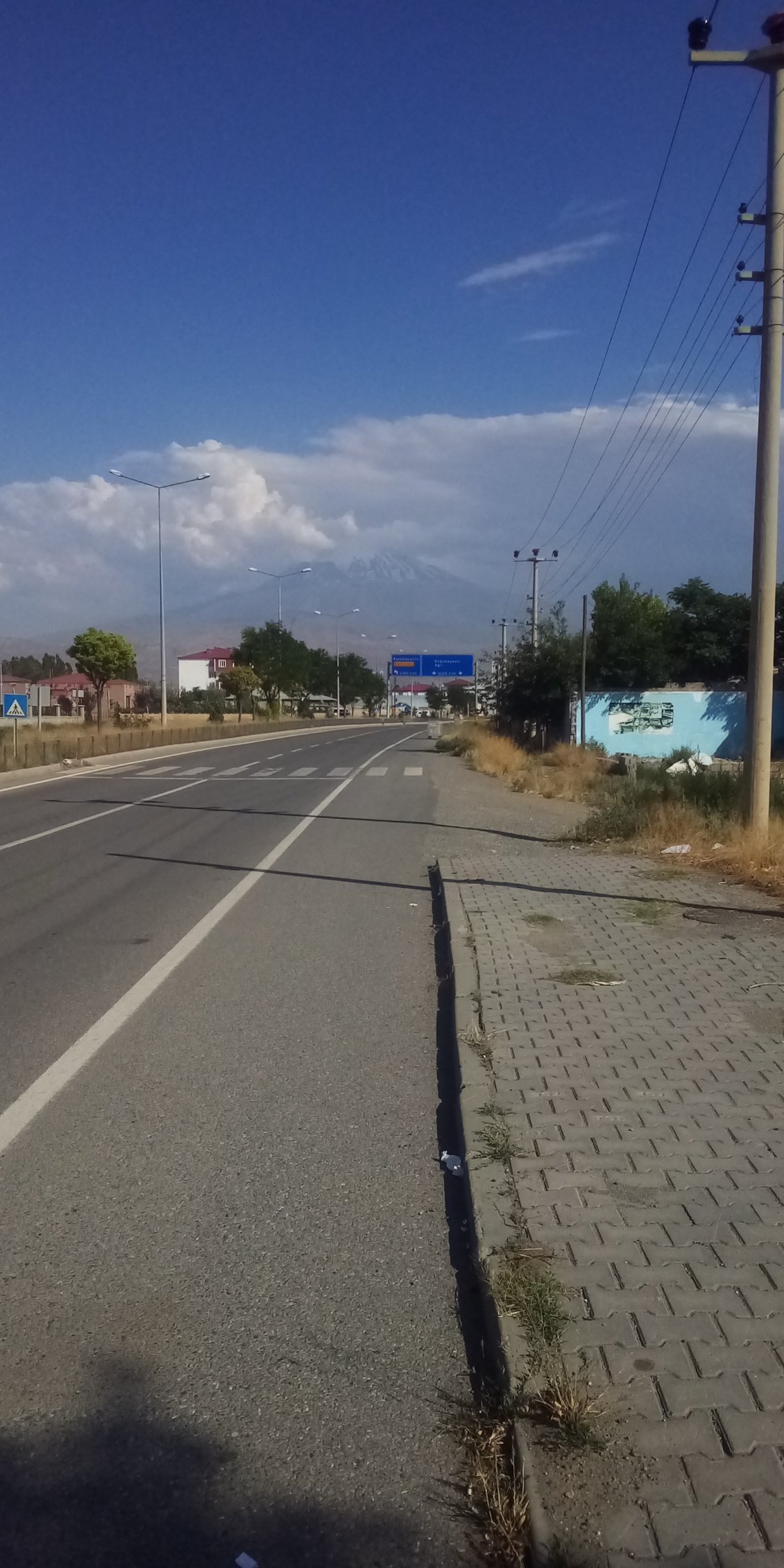 Vous avez le mont Ararat face à vous... et moi aussi.