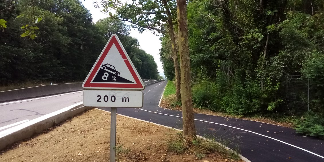 Voilà ! C'est ça qu'il veut voir le cycliste ! Avec une belle piste cyclable en plus.