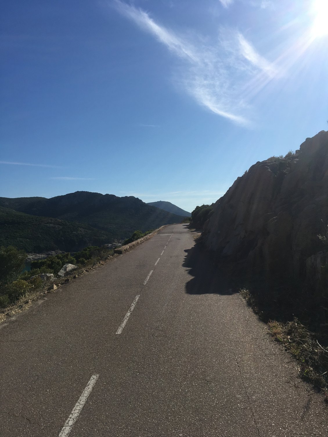 Et nettement plus rapide avec un vélo sans sacoches...