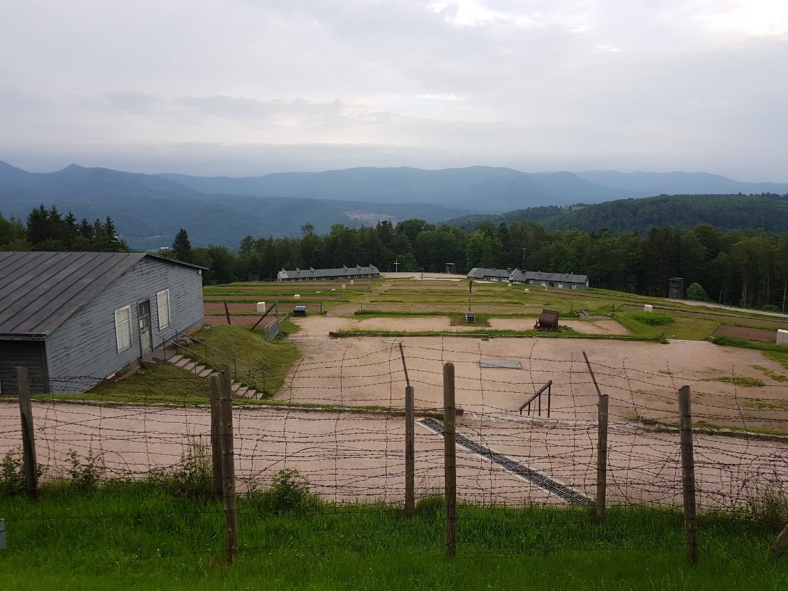 Vue de quelques bâtiments.