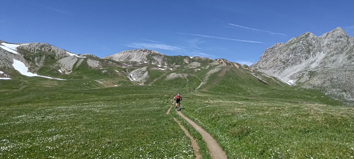 Jusqu’ici, ça roule ! Journée panoramique entre Queyras et Briançonnais.