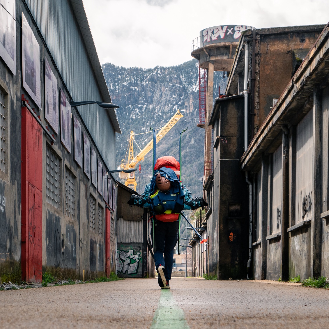 Dans l'Argentière. Les rives de la Durance sont proches de la gare.