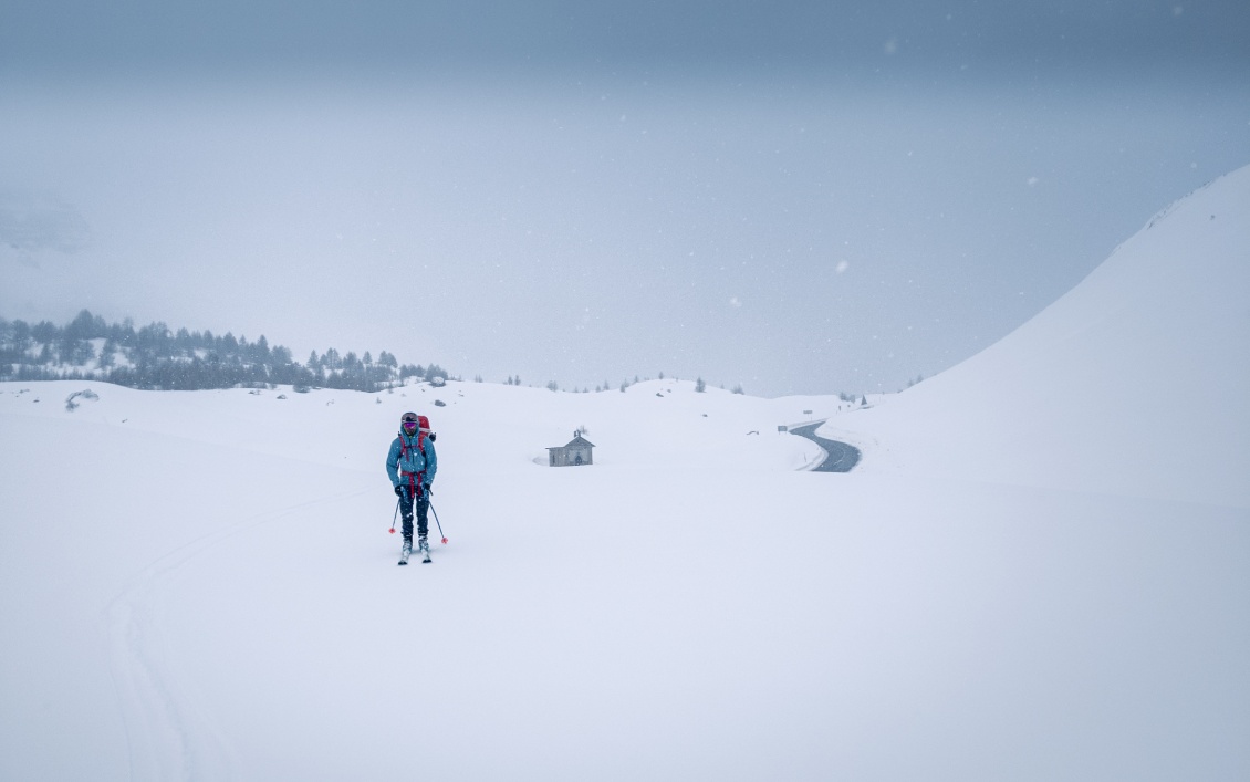 Au col de Vars, que j'ai franchi quelques jours plus tôt, à vélo et avec mes skis.