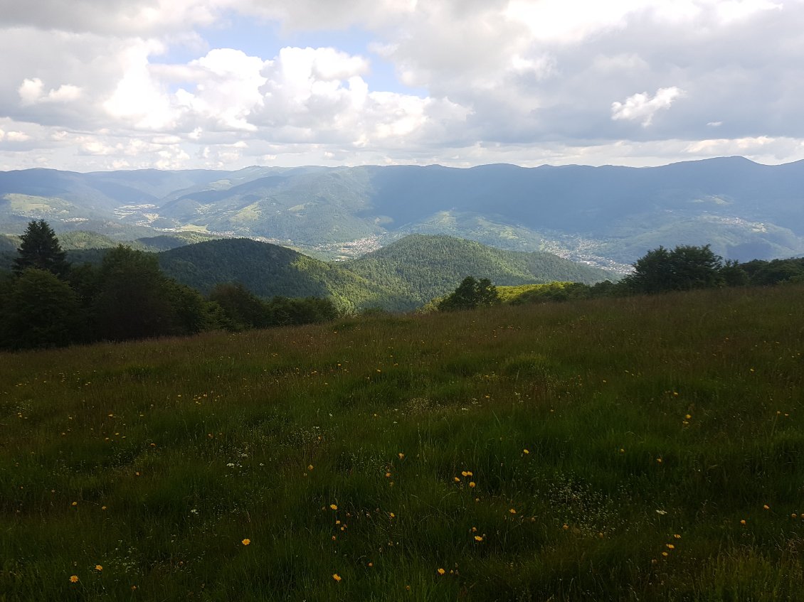 Les nuages s'accumulent est assombrissent tout, mais la vue est toujours magnifique.