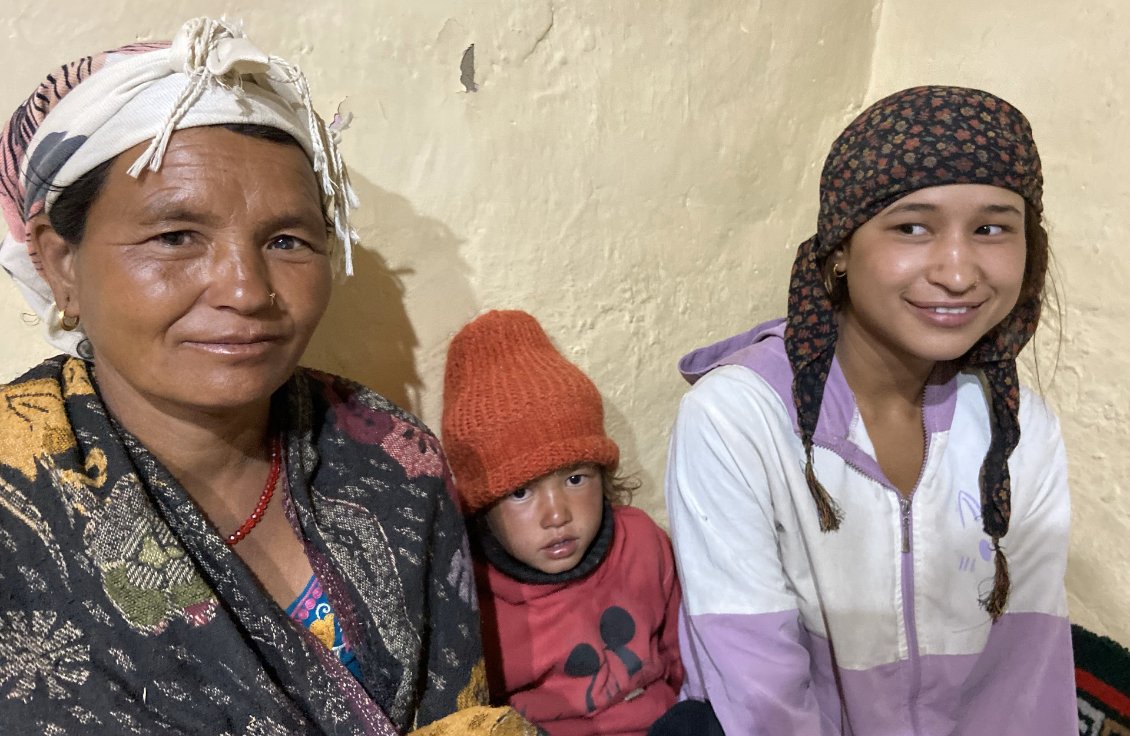 Famille népalaise, travailleurs saisonniers.