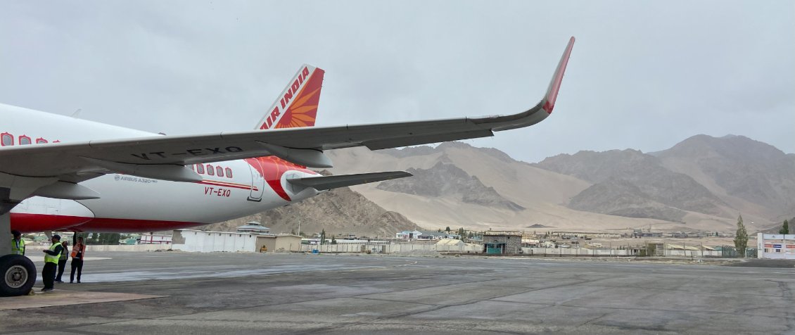 L'aéroport Kushok Bakula Rimpoché, 3256m. d'altitude.