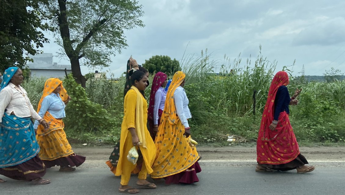 Déplacement vers le temple, à quelques kilomètres ou à plusieurs jours de marche.