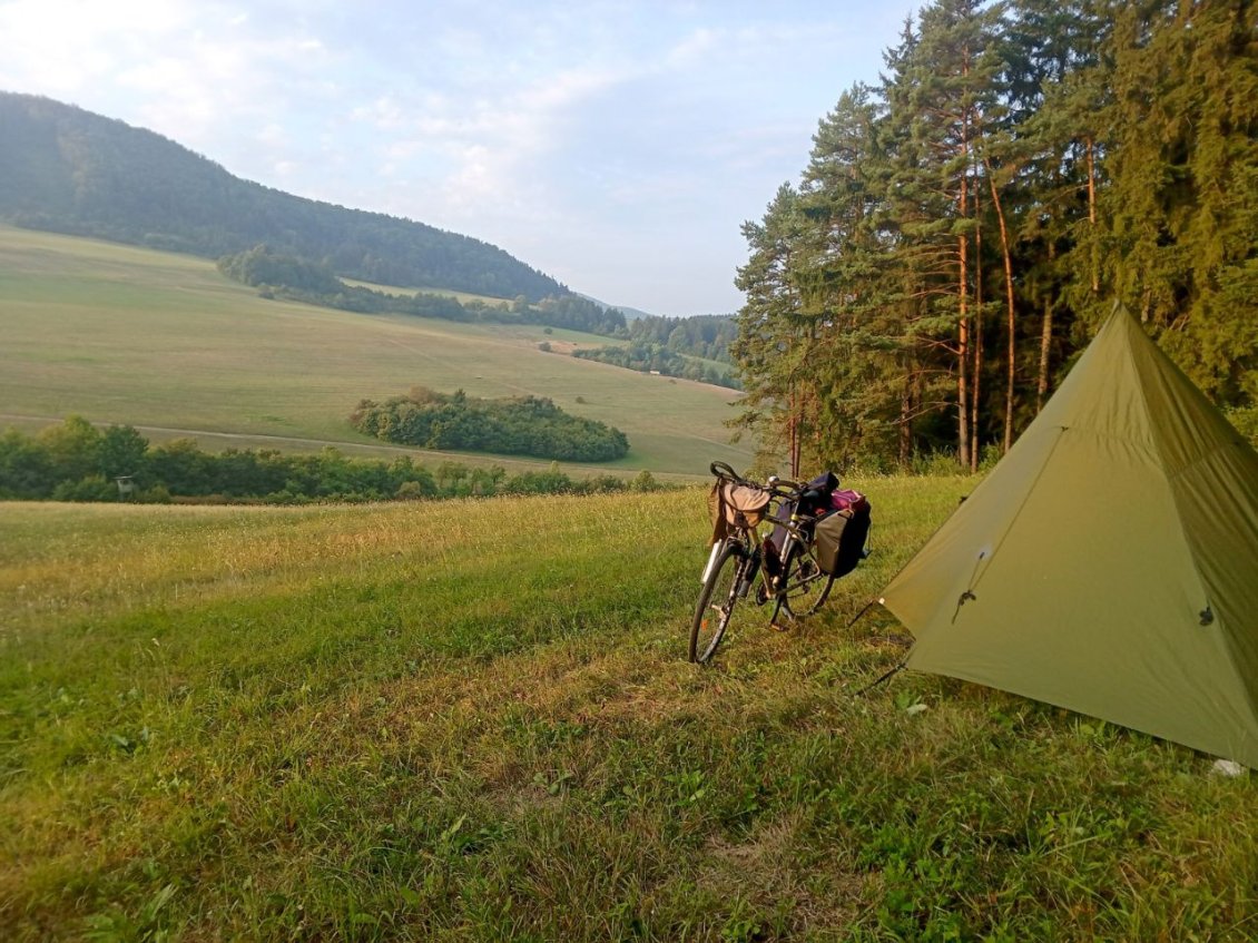 Bivouac en retrait de la vallée principale