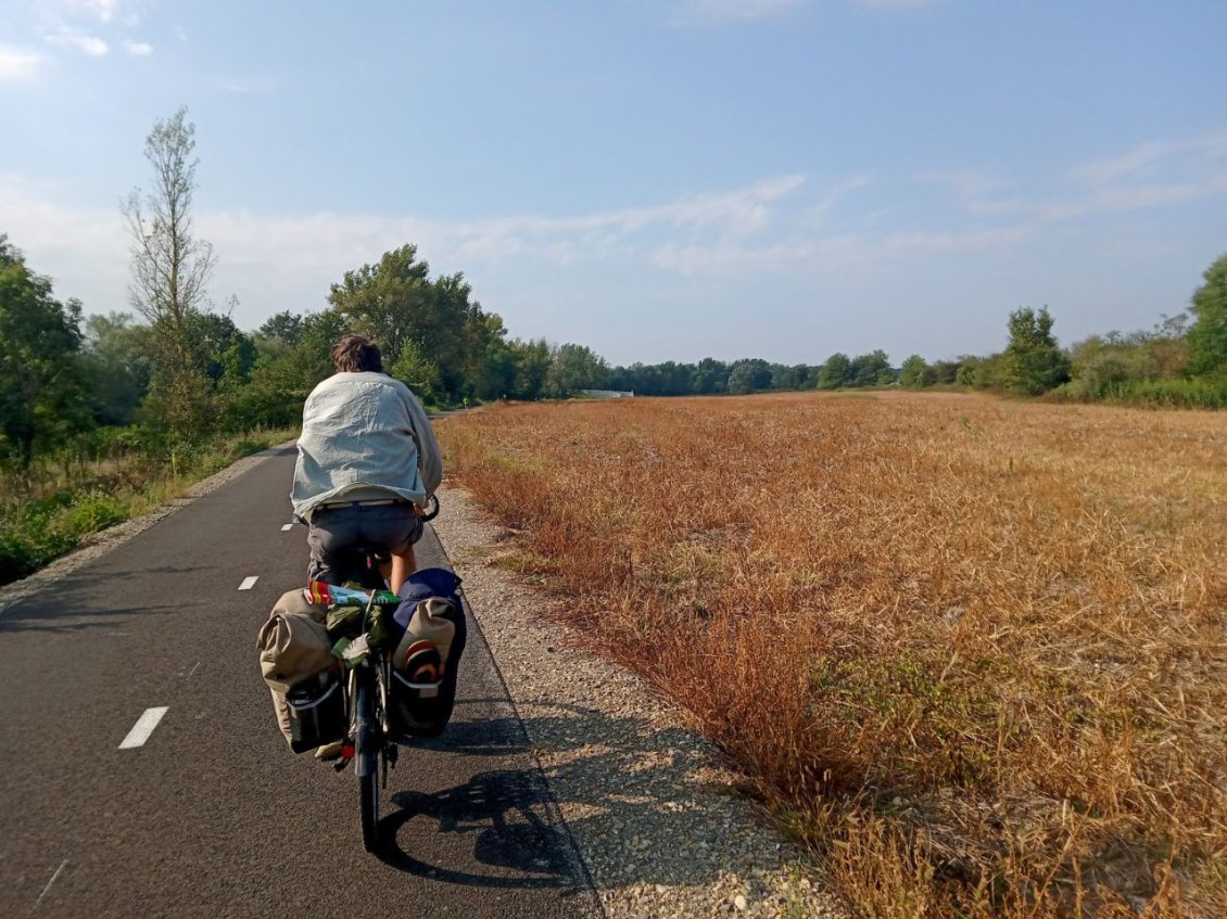 Piste cyclable dans la vallée, pratique !