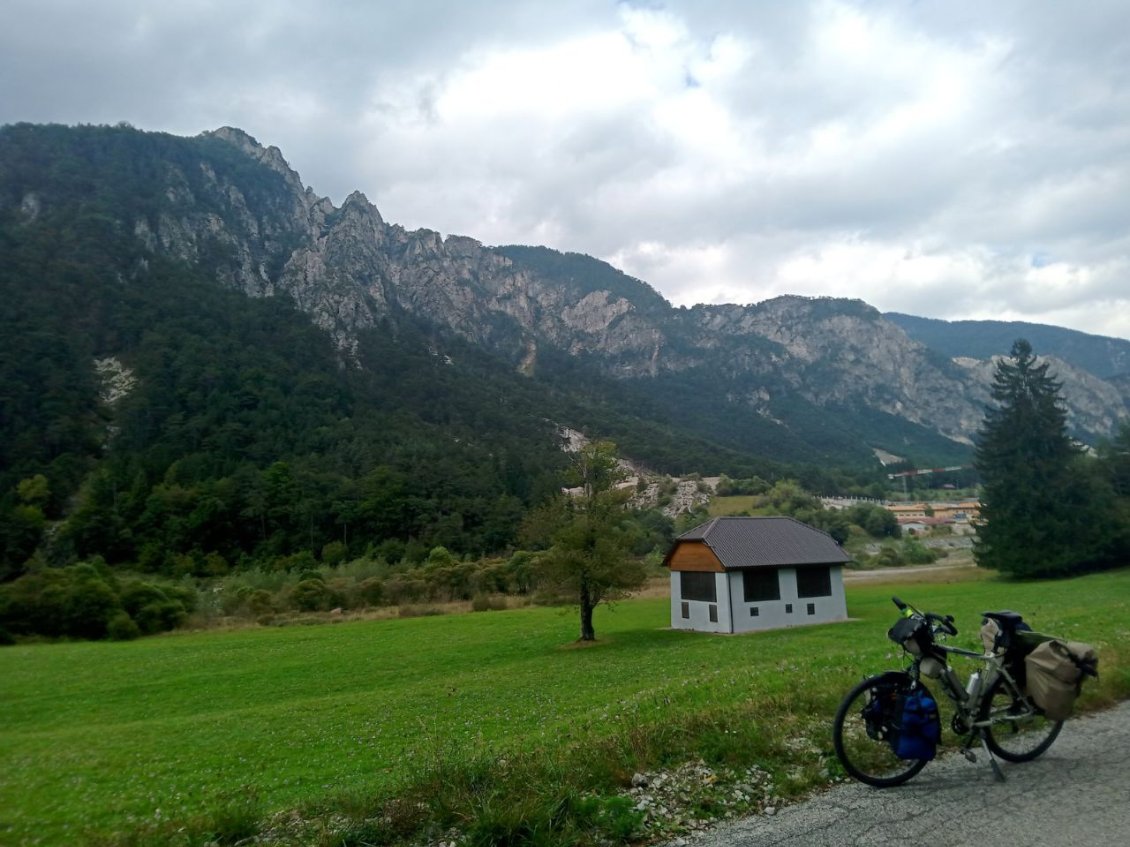 Vallée alpine superbe