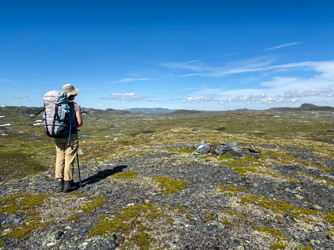 Horizon XXL. Le Hardangervidda, massif ancien, offre une marche plus contemplative que sportive. Il fait partie des immenses espaces que j’ai traversés durant presque six semaines.