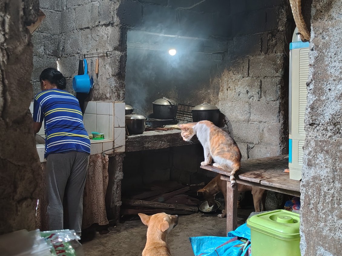 Je vais loger dans la maison du "Barangay Kapitan", dénomination en tagalo pour désigner le maire d'un petit village.