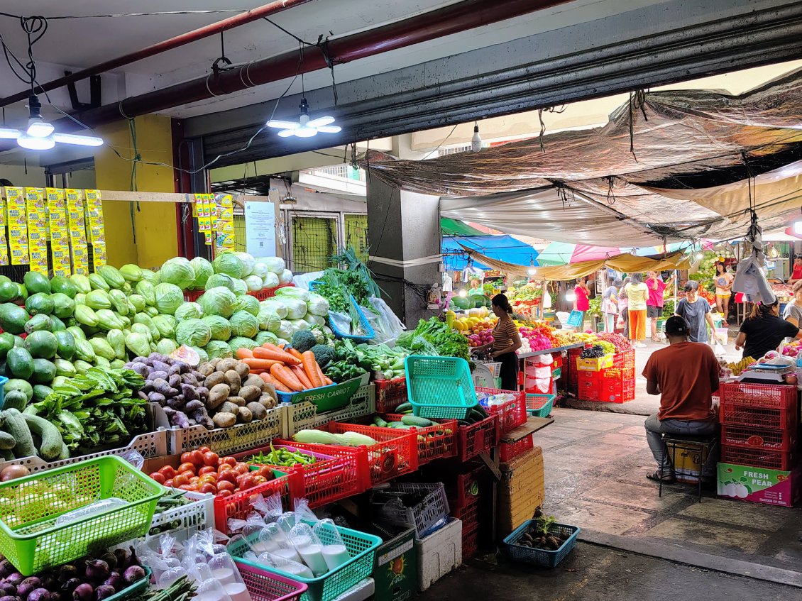 Les marchés de Manille sont bien approvisionnés, mais plus chers qu'en province.