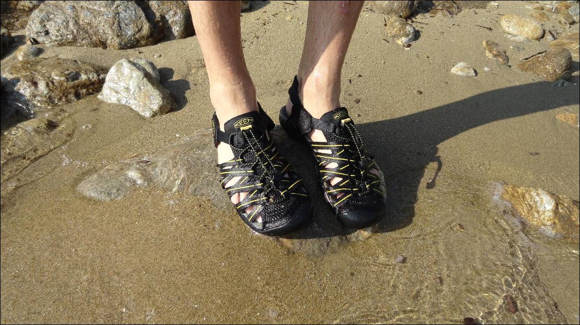 Sandales Keen Kuta en voyage kayak de mer en Grèce