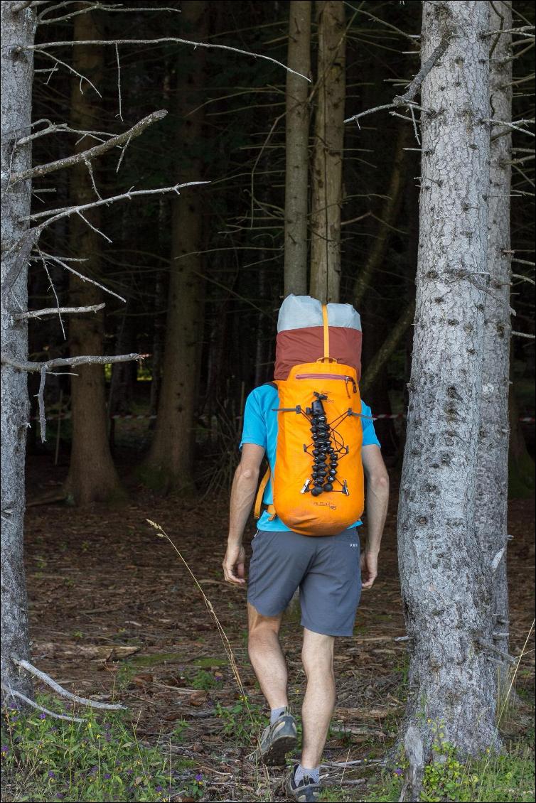 Attention au balourd avec la réhausse, éviter de mettre des choses denses sur le haut du sac....