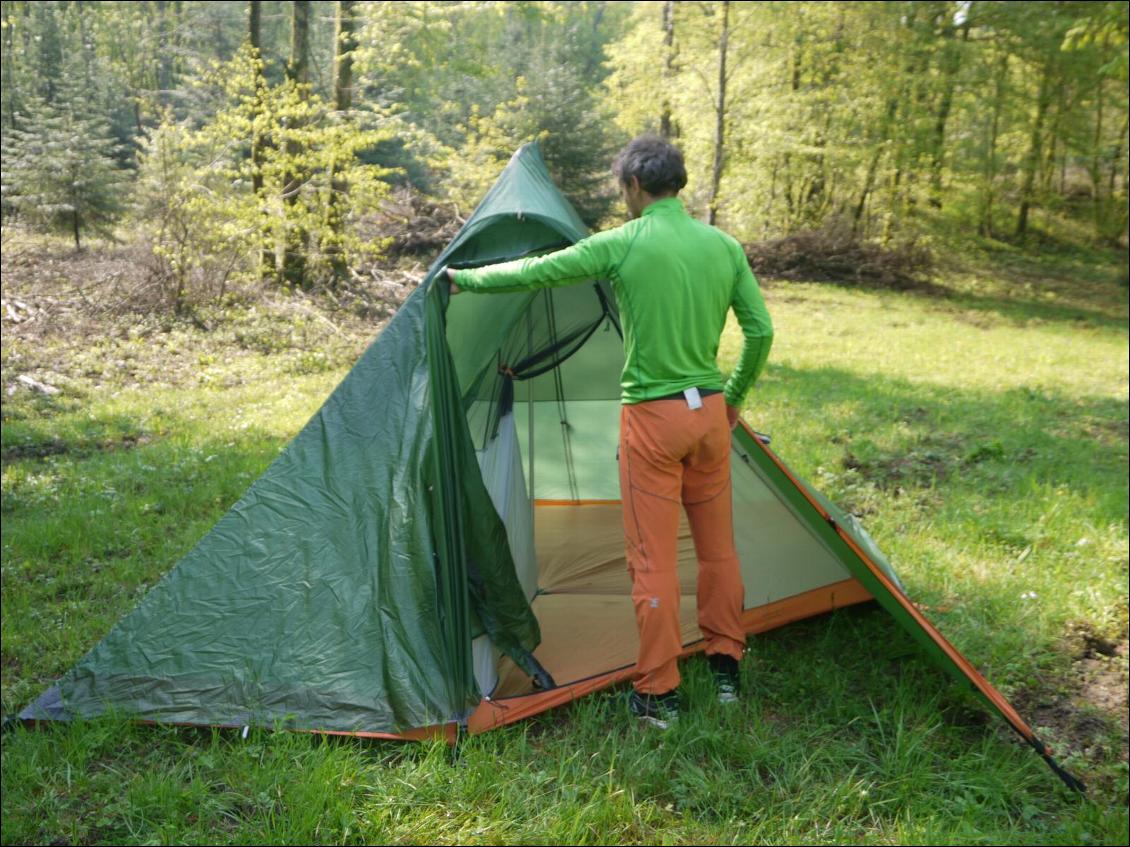 Tente montée avec chambre - petite abside