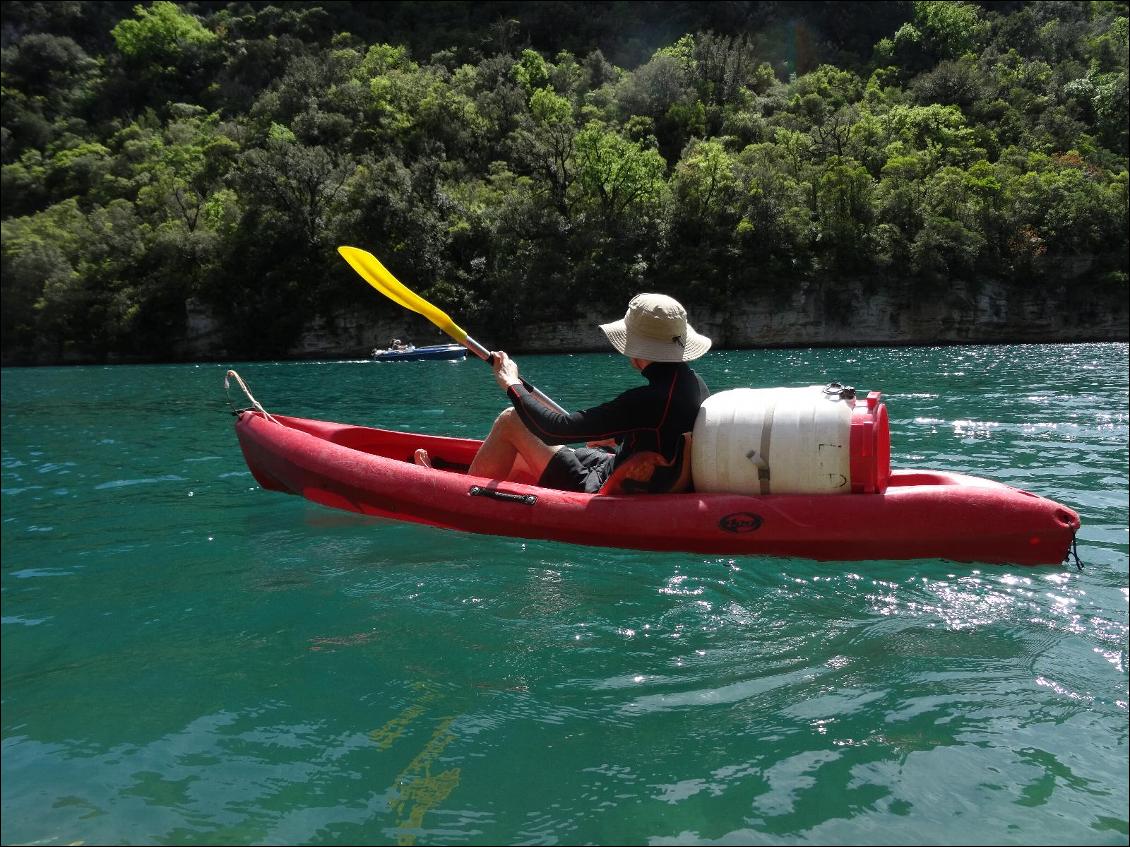 En kayak dans les Gorges du Verdon