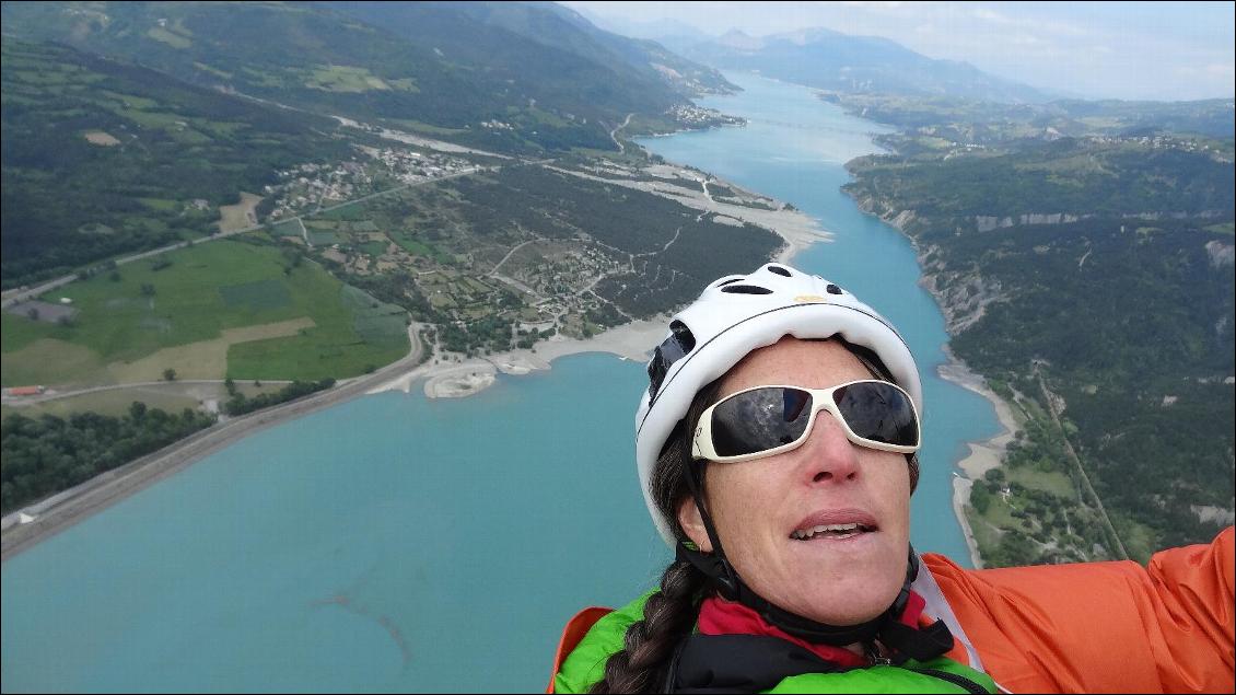 Tests sur le terrain : vol rando parapente au-dessus du lac de Serre-Ponçon