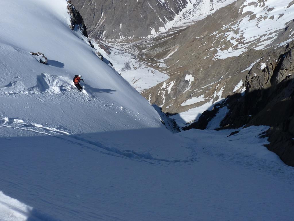 Ski de rando, couloir dans les Ecrins