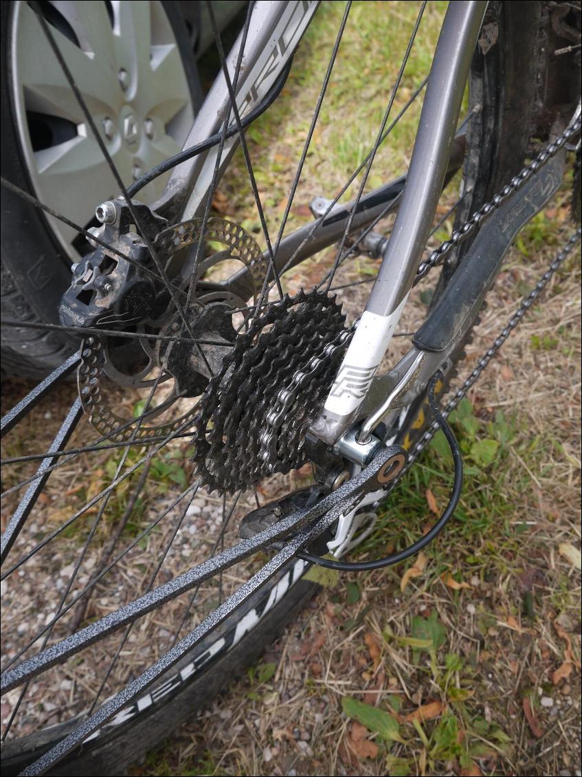 La remorque fixée au vélo : fixation unique en son genre