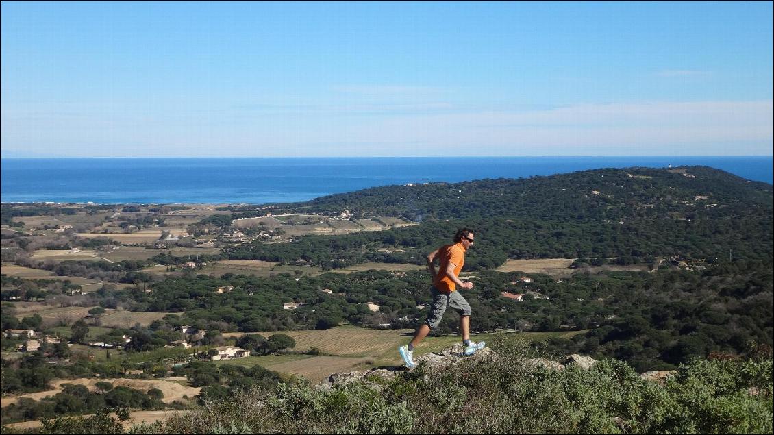 Tests en terrain variés, ici sur la côte varoise