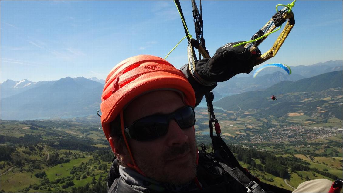 Le Sirocco utilisé en parapente vol rando (rando pour monter au décollage : matériel léger bienvenu !)