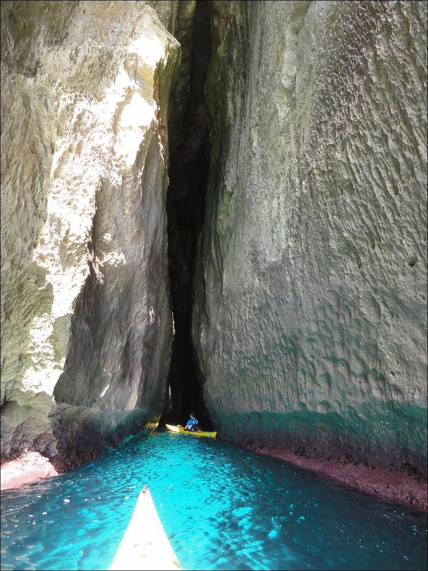 Une des grottes si profondes que nous avons terminé son exploration avec une lampe